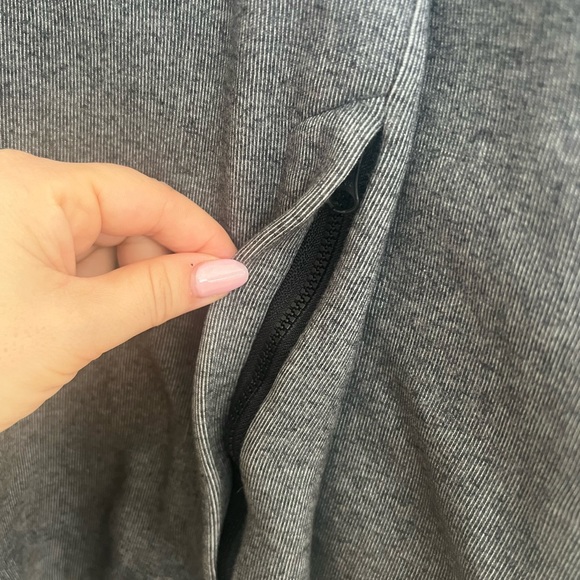 Nike Tech Fleece - Picture 3 of 5